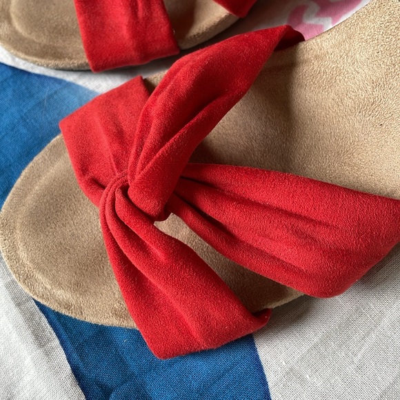 St. John’s Bay 8.5 red suede cork wedge Pasadena EUC cross toe sandal - Picture 2 of 8